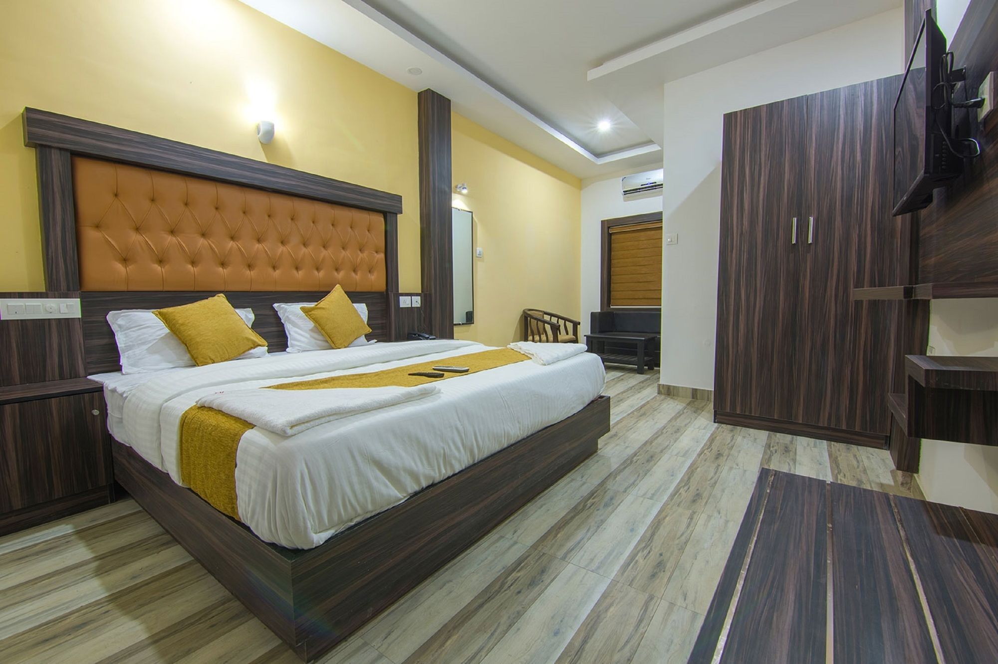 Hotel Kochi Crown Εξωτερικό φωτογραφία